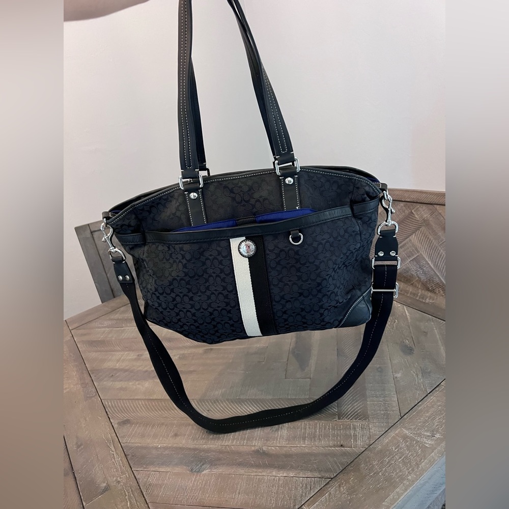 Coach large carry all vintage small c print